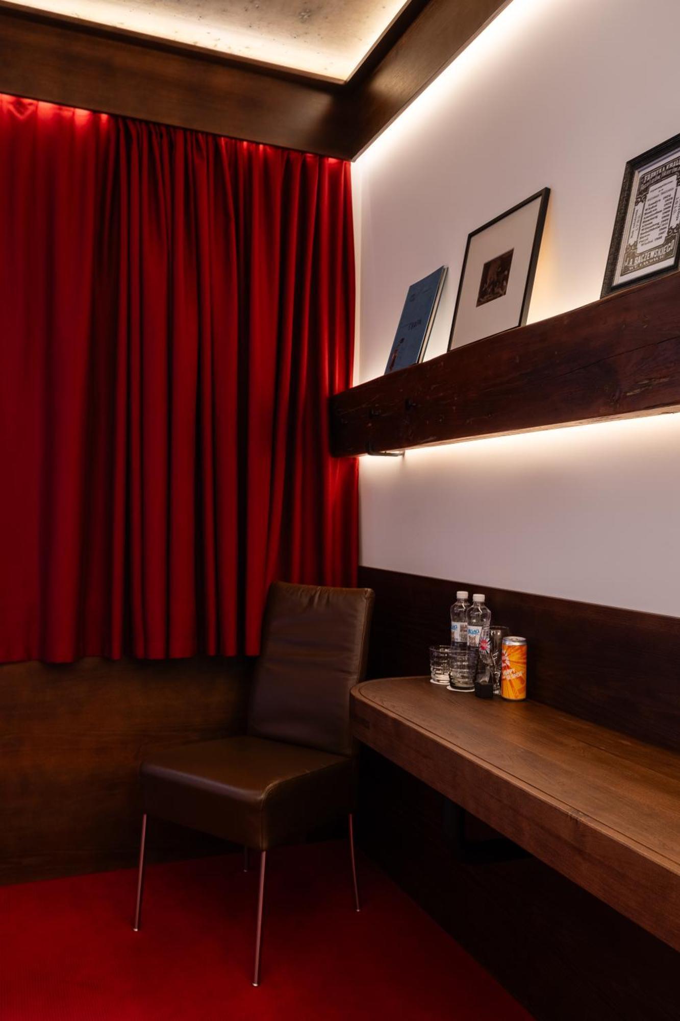 !Fest Hotel Rynok Square Leopoli Esterno foto