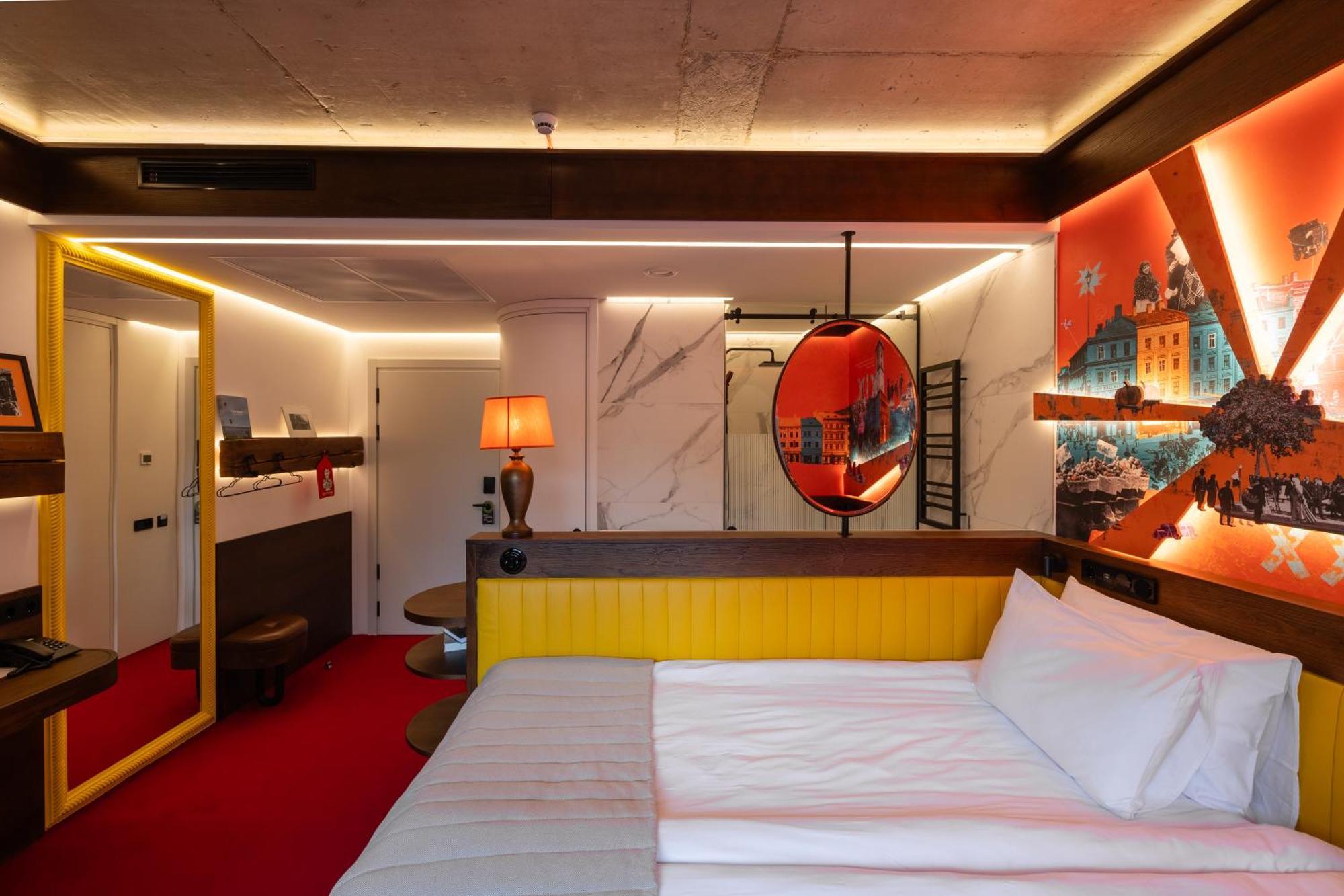 !Fest Hotel Rynok Square Leopoli Esterno foto