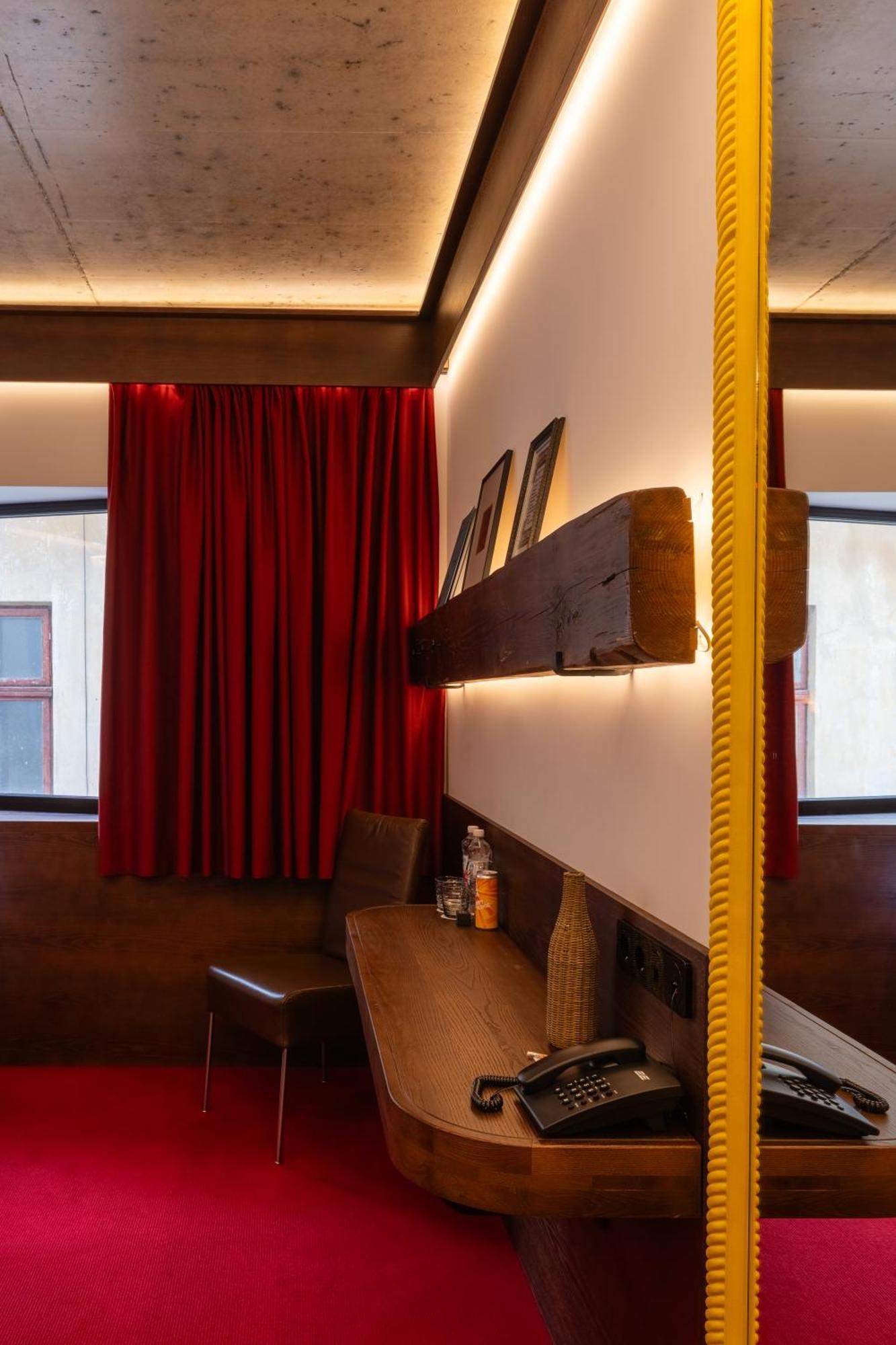 !Fest Hotel Rynok Square Leopoli Esterno foto